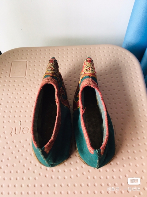古玩雜項清代繡花鞋拍賣，當前價格100元