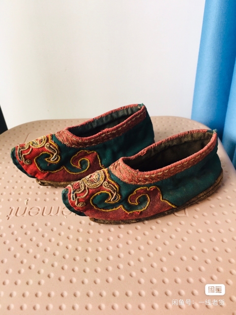 古玩雜項清代繡花鞋拍賣，當前價格100元