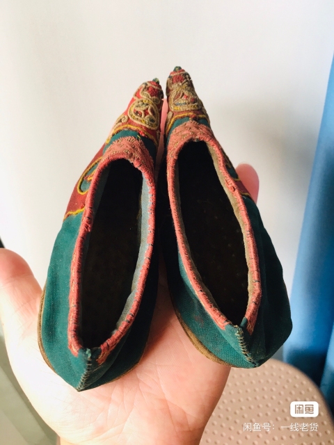 古玩雜項清代繡花鞋拍賣，當前價格100元
