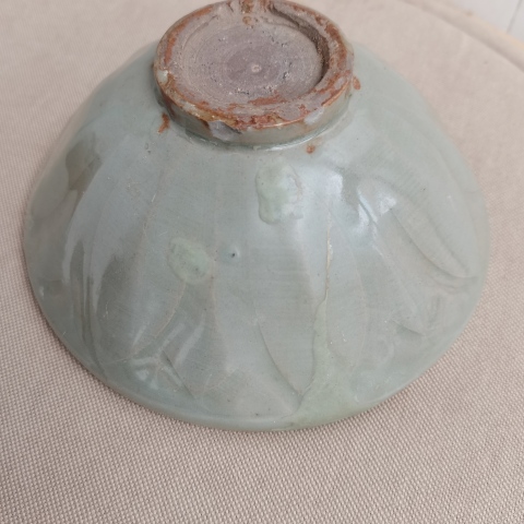 古玩陶瓷元龍泉青瓷外刻蓮瓣碗拍賣,當前價格1900元