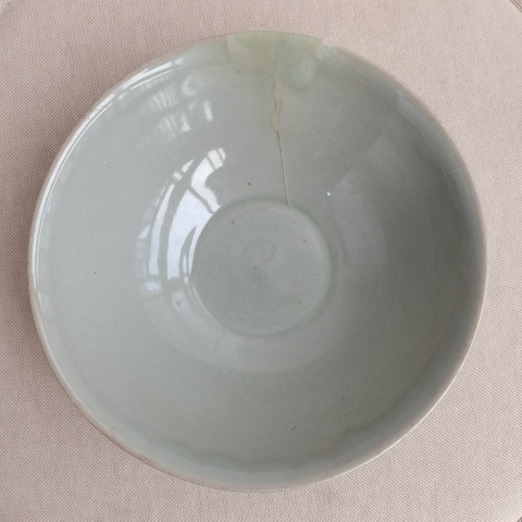 古玩陶瓷元龍泉青瓷外刻蓮瓣碗拍賣,當前價格1900元