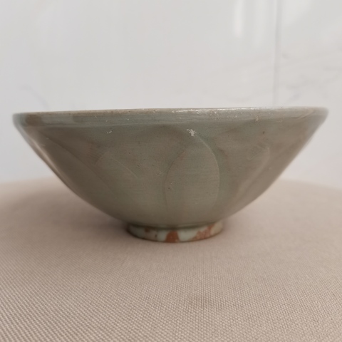 古玩陶瓷元龍泉青瓷外刻蓮瓣碗拍賣,當前價格1900元