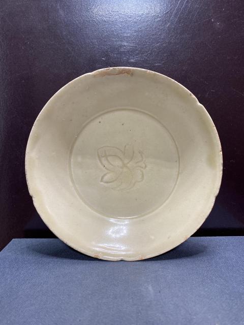 古玩陶瓷精品宋代仿定窯花口刻花洗拍賣，當(dāng)前價格2980元
