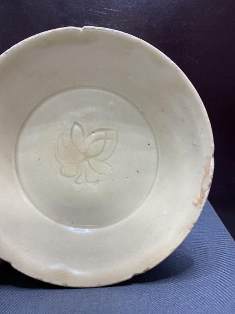 古玩陶瓷精品宋代仿定窯花口刻花洗拍賣，當(dāng)前價格2980元