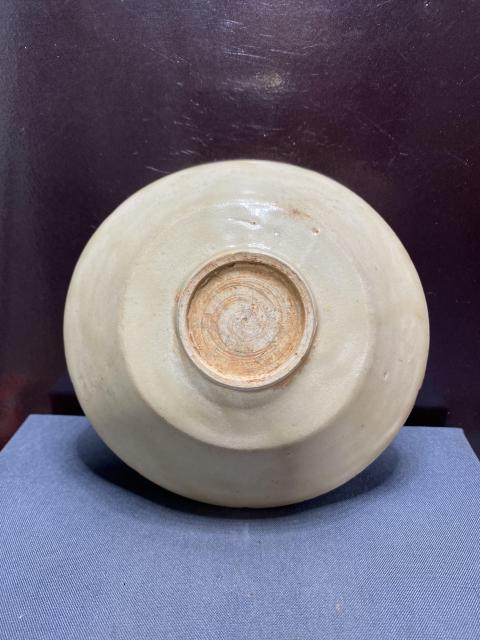古玩陶瓷精品宋代仿定窯花口刻花洗拍賣，當(dāng)前價格2980元
