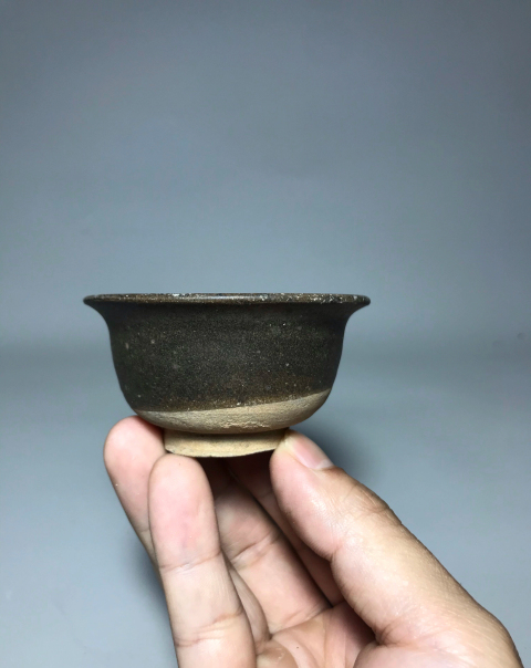 古玩陶瓷元代茶葉末釉釉杯拍賣,當(dāng)前價格2888元