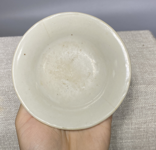 古玩陶瓷明代中早期甜白釉盤拍賣,當前價格588元