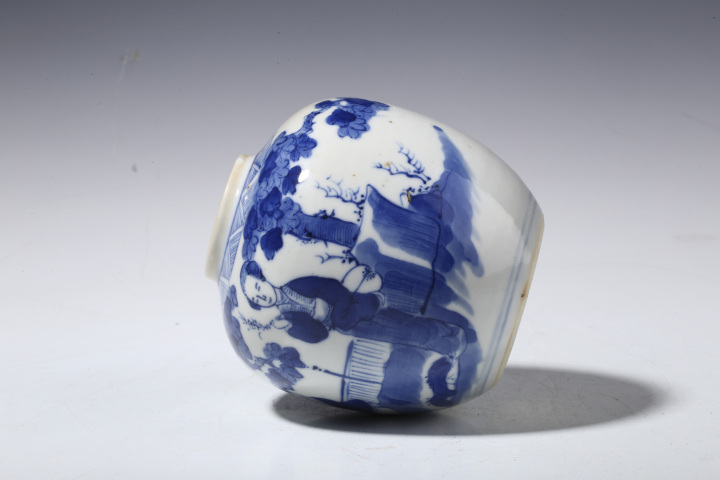 古玩陶瓷晚清·青花庭院仕女嬰戲紋罐拍賣，當前價格4000元