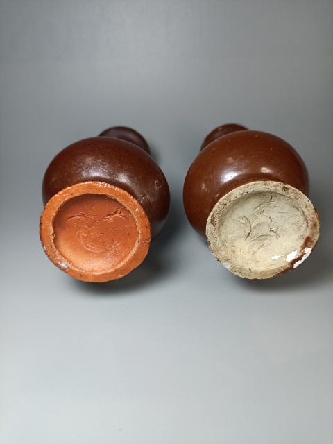 古玩陶瓷（一只全品的也得千元左右）一對清早期德化窯紫金釉撇口瓶拍賣，當前價格698元