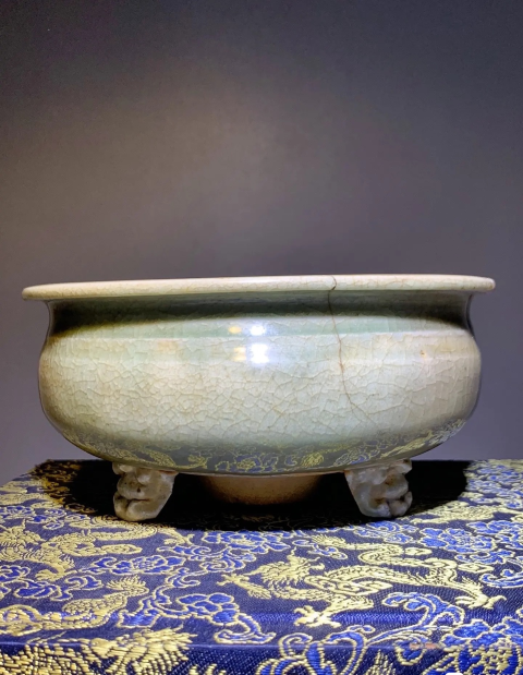 古玩陶瓷【精品重器】明中期龍泉青釉獸足香爐拍賣,當前價格1999元
