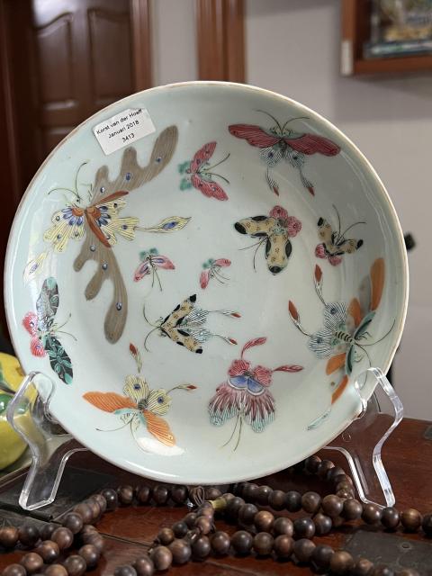 古玩陶瓷清代蝴蝶紋粉彩盤(細(xì)路精品)拍賣,當(dāng)前價(jià)格3000元