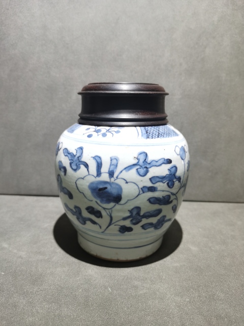 古玩陶瓷【已鑒真】明末清初青花纏枝花卉紋罐拍賣，當(dāng)前價格3500元