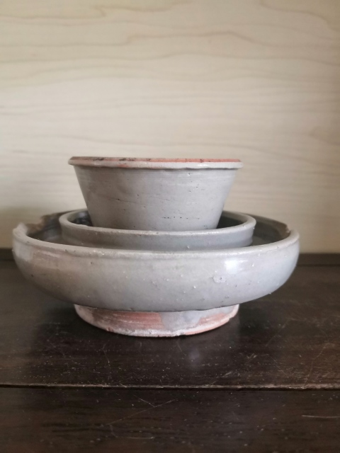 古玩陶瓷龍泉窯系青釉杯和托拍賣,當前價格800元
