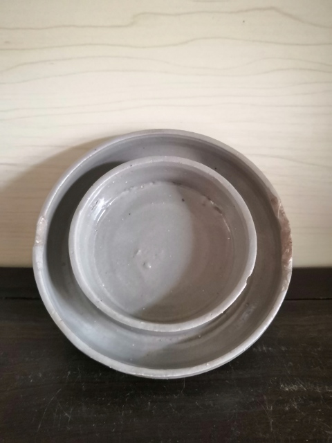 古玩陶瓷龍泉窯系青釉杯和托拍賣,當前價格800元