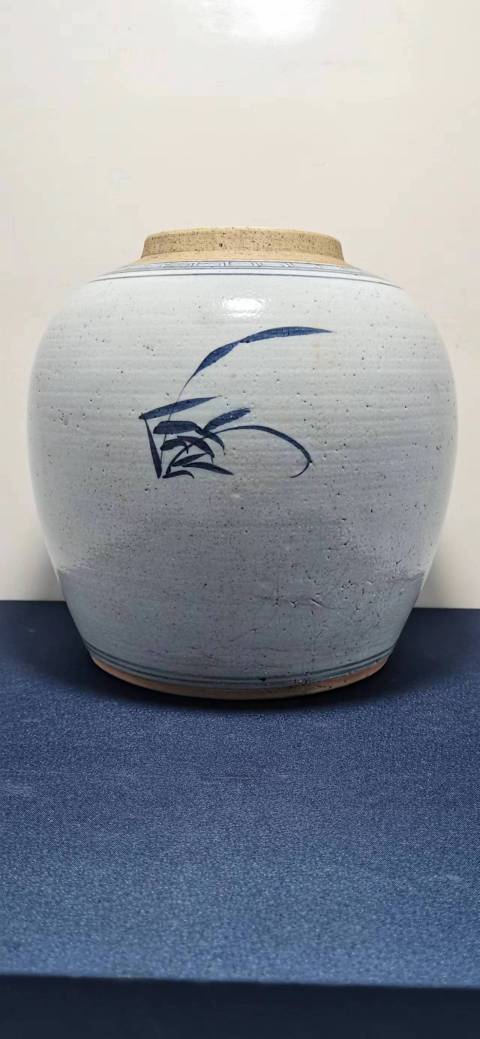 古玩陶瓷青花花蝶紋蓋罐拍賣,當前價格1000元
