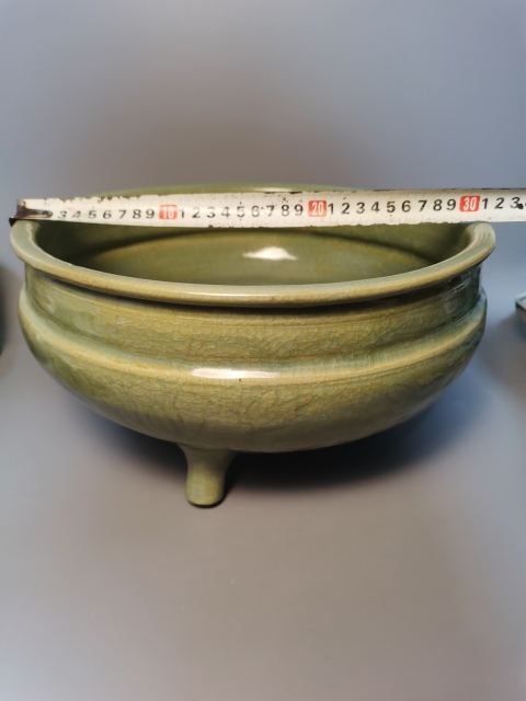古玩陶瓷【龍泉精品】明代龍泉窯三足爐拍賣，當前價格26000元