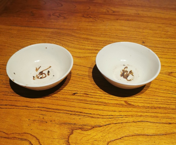 古玩陶瓷明晚?白釉褐彩碗(一對)拍賣,當前價格333元