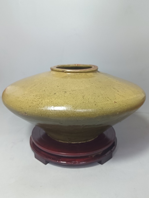 古玩陶瓷明末清初?茶葉沫釉飛碟罐拍賣，當前價格2300元