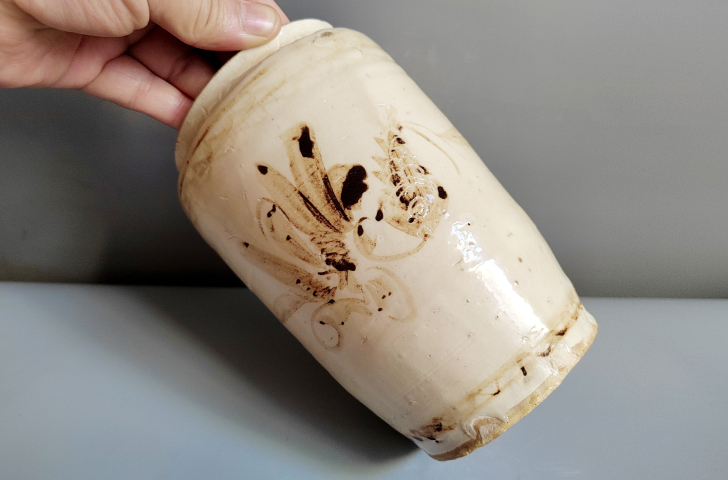 古玩陶瓷明清磁州窯白底褐彩魚藻紋福壽罐320拍賣,當前價格320元