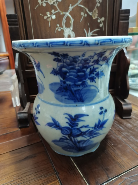 古玩陶瓷清中細(xì)路青花花卉紋渣斗拍賣,當(dāng)前價(jià)格4000元