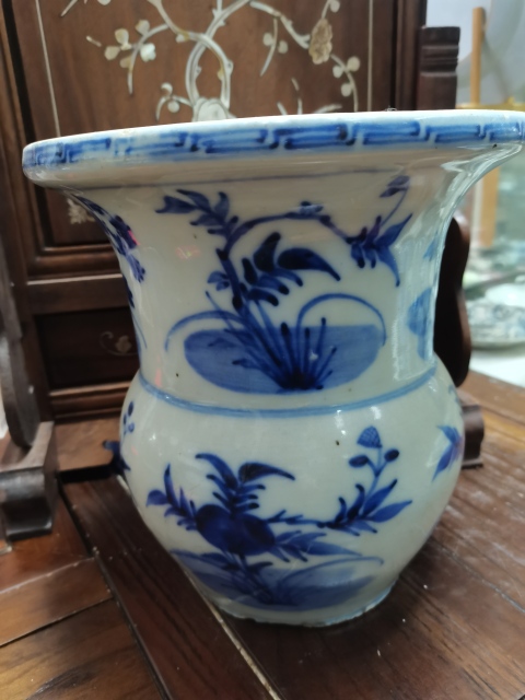 古玩陶瓷清中細(xì)路青花花卉紋渣斗拍賣,當(dāng)前價(jià)格4000元