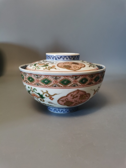 古玩陶瓷【有贈品】十九世末二十世末青花五彩描金花卉蓋碗拍賣,當(dāng)前價格580元