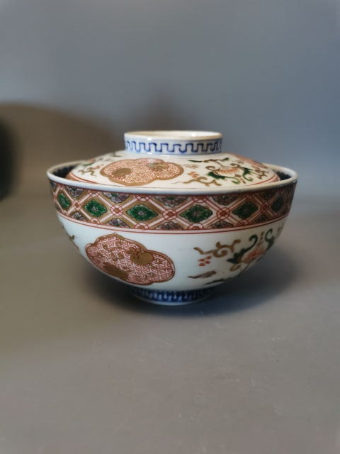古玩陶瓷【有贈品】晚清民國青花五彩描金花卉蓋碗拍賣，當前價格600元