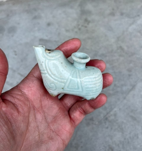 古玩陶瓷清晚期青白釉象形水盂硯滴拍賣,當前價格900元