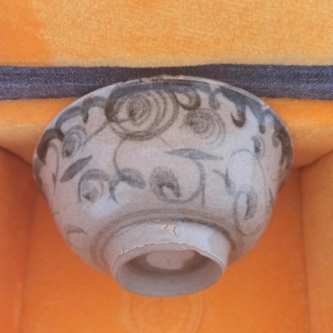 古玩陶瓷【實(shí)物保真】明中早期.青花花卉紋碗拍賣，當(dāng)前價(jià)格99999元