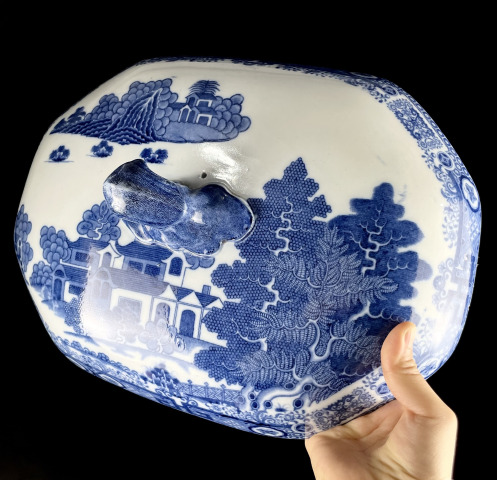 古玩陶瓷【比盤子大漂亮】清乾隆青花亭臺樓閣山水紋蓋子拍賣，當前價格1588元
