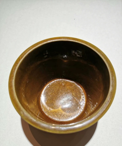 古玩陶瓷【精品單色釉】鱔魚黃弦紋桶式洗拍賣，當前價格4500元