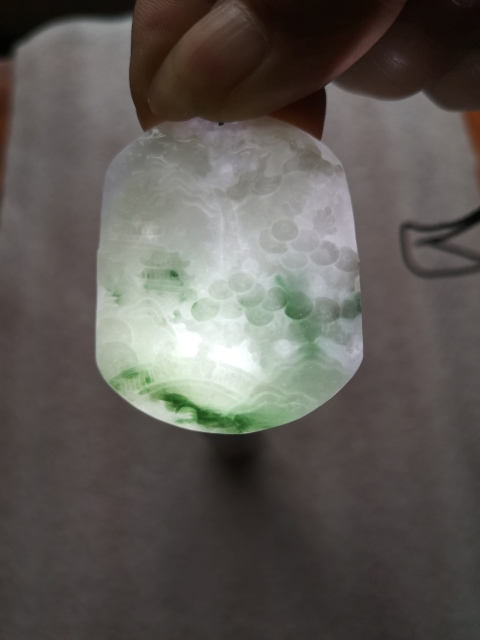 古玩玉器天然翡翠雕“山水”掛牌拍賣，當(dāng)前價(jià)格350元