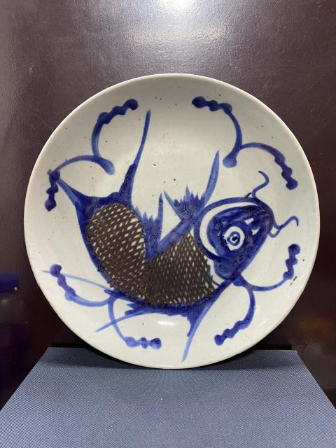 古玩陶瓷清,青花釉里紅魚紋盤拍賣,當前價格1080元