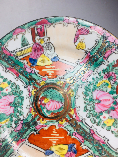 古玩陶瓷廣彩開窗花卉人物紋盤拍賣,當前價格0元