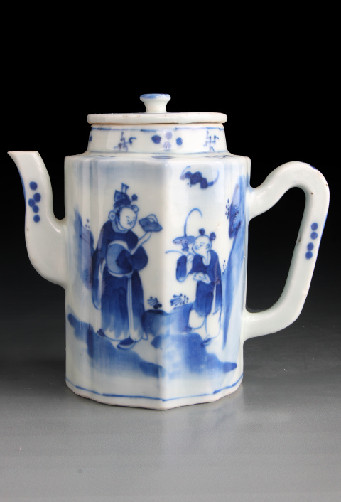 古玩陶瓷【7629】清晚期 青花天官賜福圖楞邊執(zhí)壺拍賣,當(dāng)前價格4500元