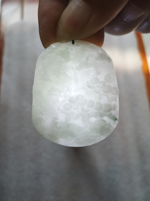 古玩玉器天然翡翠雕“山水”掛牌拍賣，當(dāng)前價(jià)格450元