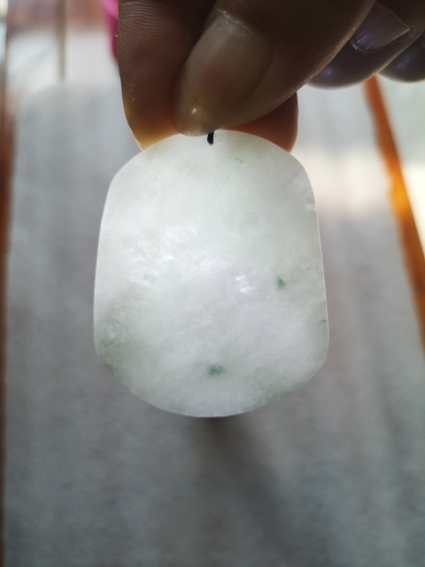 古玩玉器天然翡翠雕“山水”掛牌拍賣，當(dāng)前價(jià)格450元