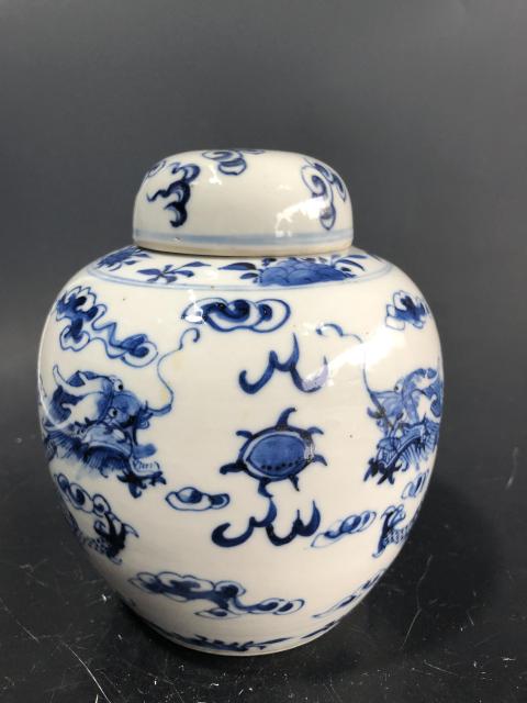 古玩陶瓷青花祥云龍紋蓋罐拍賣,當前價格5000元