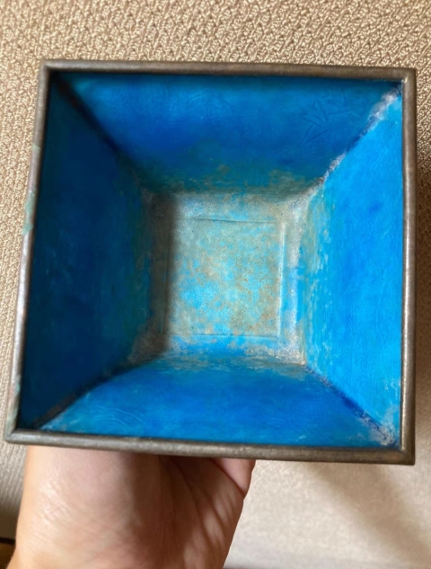 古玩陶瓷清代銅胎琺瑯彩人物故事紋方斗水仙盆拍賣,當前價格800元