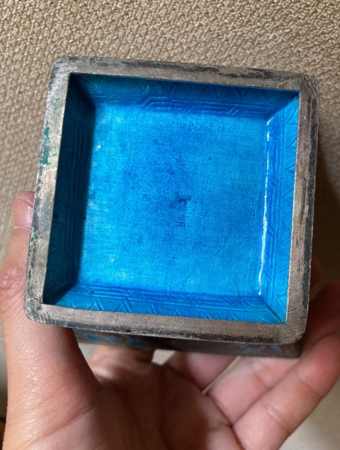 古玩陶瓷清代銅胎琺瑯彩人物故事紋方斗水仙盆拍賣,當前價格800元