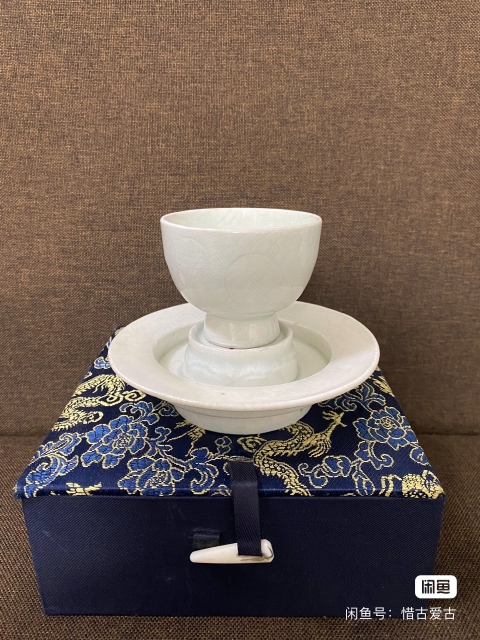 古玩陶瓷景德鎮窯青白釉刻花杯和托拍賣,當前價格26000元