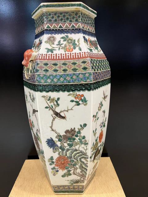 古玩陶瓷清光緒五彩花鳥紋獅耳六方尊拍賣,當前價格45000元