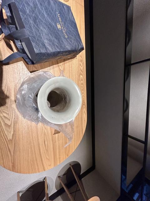古玩陶瓷(實物保真)青花留白花卉紋雙耳瓶拍賣,當前價格999元