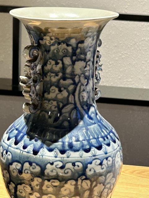 古玩陶瓷(實物保真)青花留白花卉紋雙耳瓶拍賣,當前價格999元