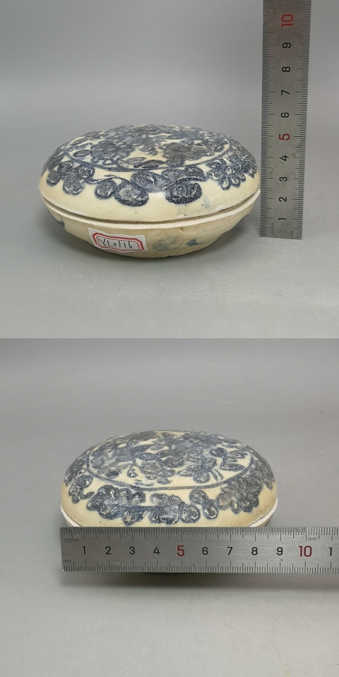 古玩陶瓷明代青花花卉紋粉盒1600拍賣，當(dāng)前價(jià)格1600元