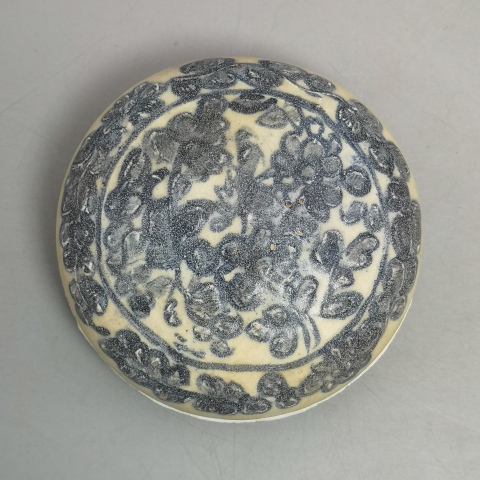 古玩陶瓷明代青花花卉紋粉盒1600拍賣，當(dāng)前價(jià)格1600元