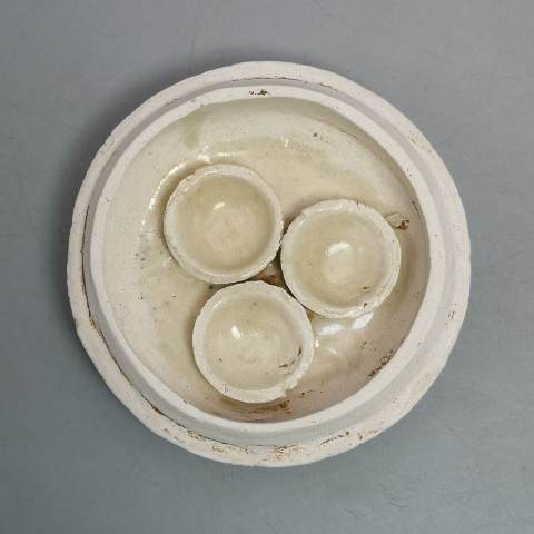 古玩陶瓷明代青花花卉紋粉盒1600拍賣，當(dāng)前價(jià)格1600元