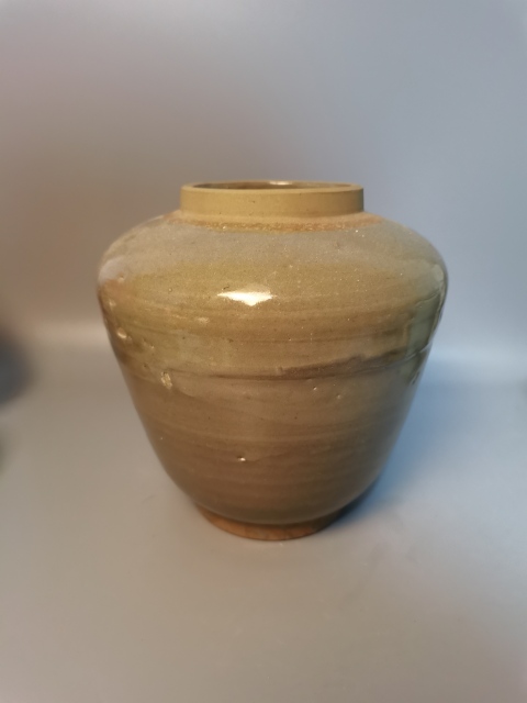 古玩陶瓷元明時期龍泉窯系罐拍賣，當前價格390元