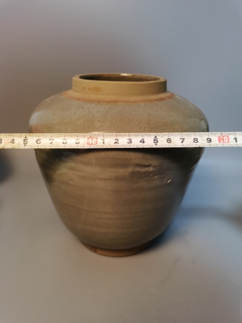 古玩陶瓷元明時期龍泉窯系罐拍賣，當前價格390元