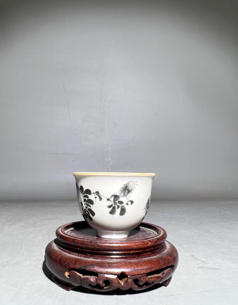 古玩陶瓷(精品陶瓷藝術(shù)家唐英)松石綠釉墨彩花卉詩文杯拍賣,當(dāng)前價格6888元